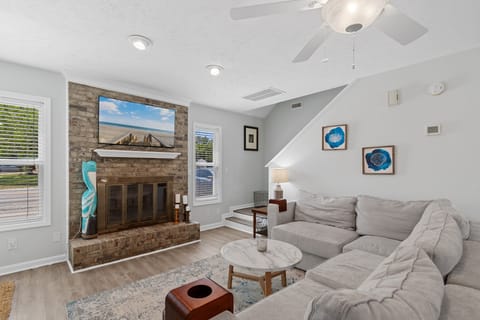 Welcome to our cozy 3 Bedroom Cottage along Crescent Beach, just 4 blocks from the Ocean.