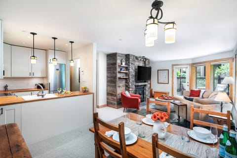 Peaceful ground-floor 2BR retreat in Whistler Benchlands