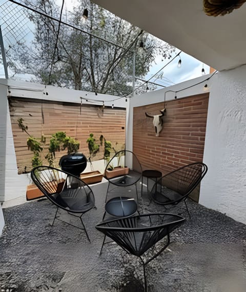 On site,Seating area,Coffee / tea facilities,Area and facilities,Balcony / Terrace,Garden,Patio,Living Room,Location,View(from property / room),Garden view