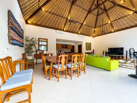 Villa Alore 6BR Pool Villa by Villa Bugis (10)