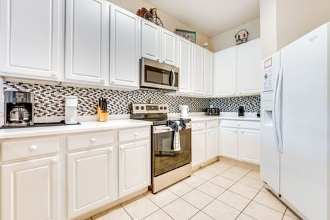 Kitchen | Drip & Keurig Coffee Makers | Dishwasher | Cooking Basics