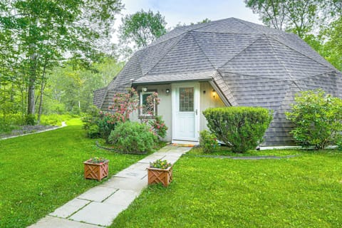 Warren Vacation Rental | 3BR | 2BA | 2,282 Sq Ft | 1 Step Required