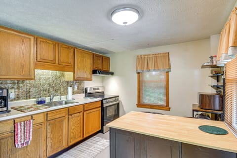 Kitchen | 1st Floor | Cooking Basics | Drip Coffee Maker (Coffee Provided)