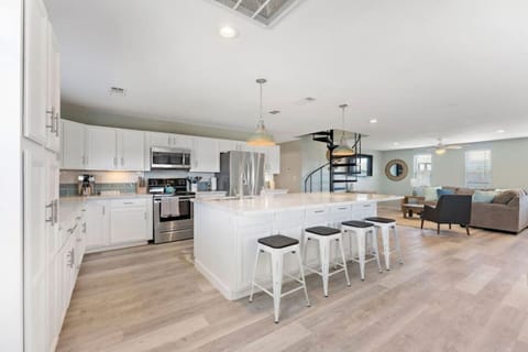 A kitchen perfect for preparing meals for the family!