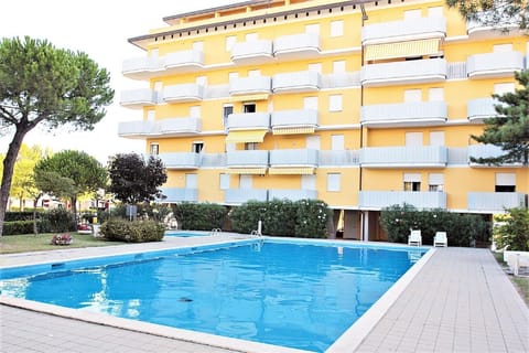 Holiday Home Swimming Pool