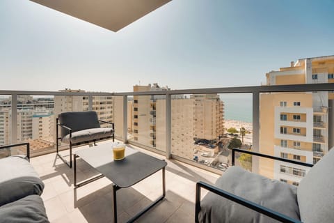 Zona de estar exterior e vista