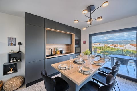 Kitchen with island (2)