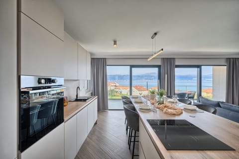 31e6021e-4afa-4931-b03b-851ef4ae8004