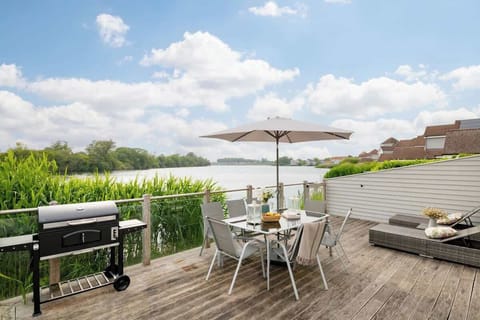 Whether it’s sunrise stillness or sunset stories, the deck is always ready, and the perfect space for hosting.