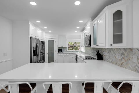 7e92f803-244c-4be5-98bb-0e630b671a8b