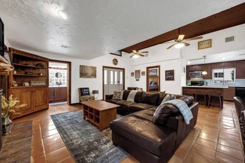 766727ac-361e-4688-995c-93b92ef5c2ec