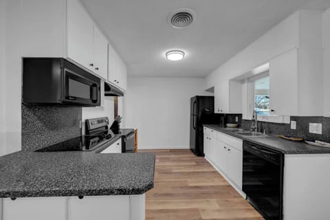 33181bbc-aefc-424a-b50a-9379286e348b