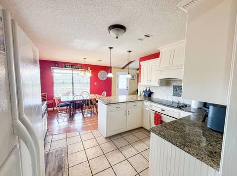 d757e76e-174f-4f84-a792-790c91eb256e