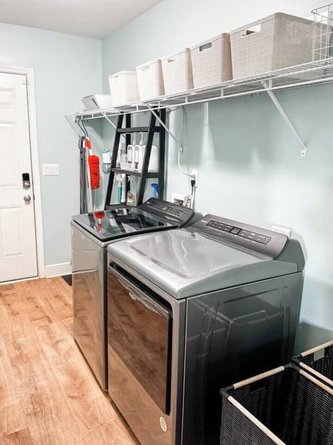 d87ff10d-7f7f-4cb5-b699-8dc1295af3a6