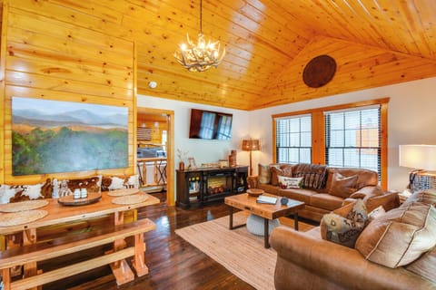 Clarkesville Vacation Rental | 2BR | 2.5BA | Step-Free Access | 1,100 Sq Ft