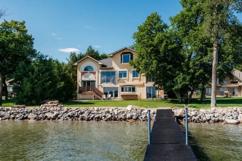 RivieraDrive_Exterior_005