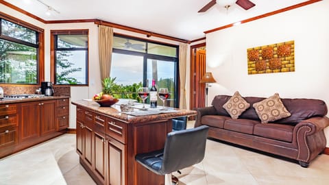 Large island and breakfast bar