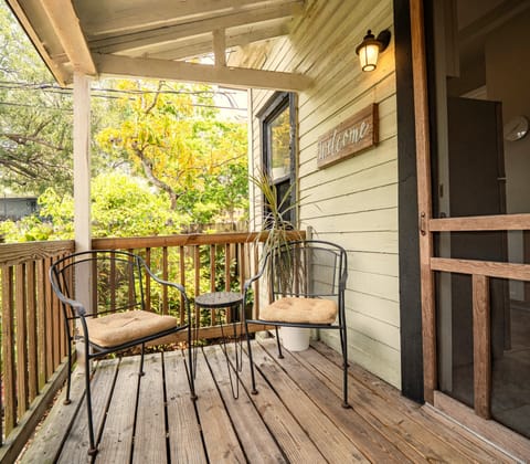 Back Porch, comfy for two