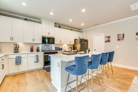 Kitchen | 1st Floor | Cooking Basics | Dishwasher | Blender | Toaster