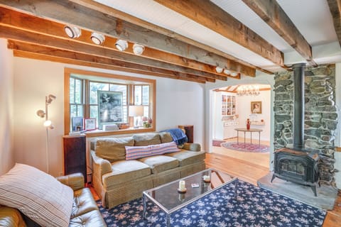 Craryville Vacation Rental | 2BR | 2.5BA | 2,200 Sq Ft | 5 Steps to Enter