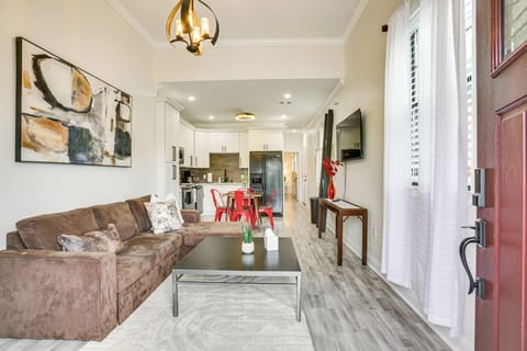 New Orleans Vacation Rental | 1BR | 1BA | 650 Sq Ft | Stairs to Enter