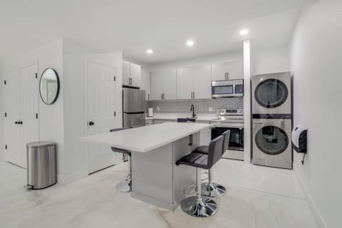 Kitchen | Dining Area | Cooking Basics | Dishware/Flatware | Keurig Coffee Maker