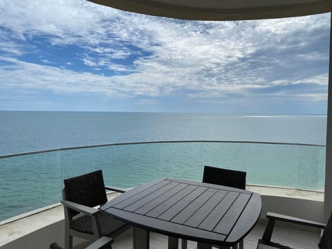 Wide Angle Ocean Views