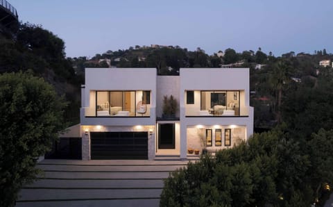 Villa Gina by LuxJB. 2026-BuiltMansion with Basketball Court, Mini Golf, Cinema