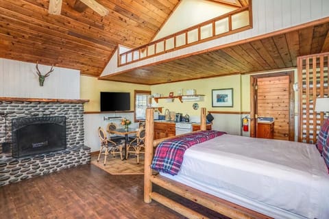 Comfortable Unit with Queen size bed