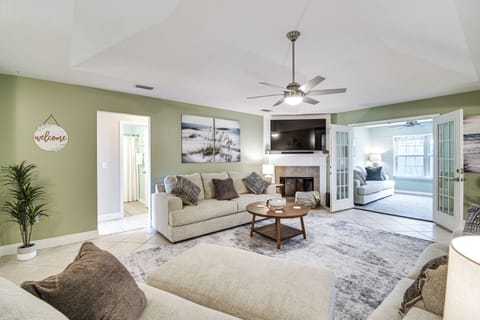 Orange Beach Vacation Rental | 3BR | 2BA | 1 Step to Enter | 1,630 Sq Ft