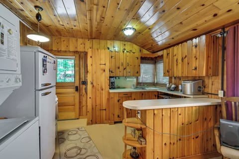 Kitchen | Washer & Dryer | Drip Coffee Pot | Toaster