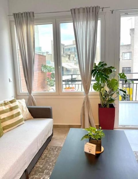 9231d90e-2445-418f-9a0a-f4a24008bb99