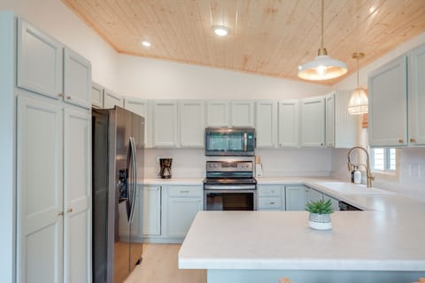 Kitchen | 1st Floor | Drip Coffee Maker | Toaster Oven | Cooking Basics