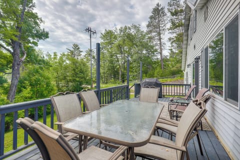 Furnished Deck | 2-Story Cabin | 0.6 Mi to Boat Ramp