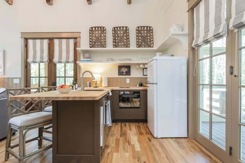 Lovely Stocked Kitchen for your Cooking Needs