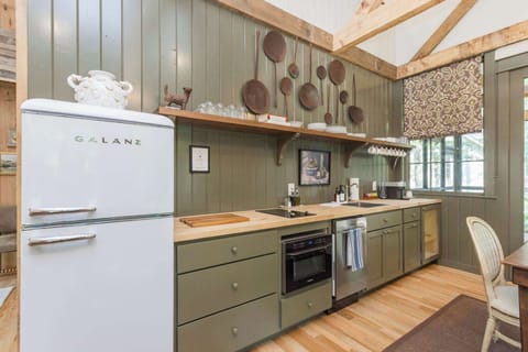 Lovely Stocked Kitchen for your Cooking Needs