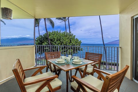 Expansive ocean view from the private lanai