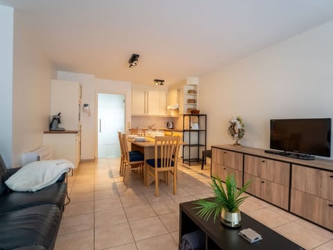 Furniture, Flooring, Interior Design, Wood, Floor, Ceiling, Room, Apartment, Table, Kitchen & Dining Room Table