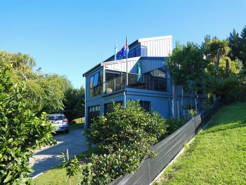 View of property from the cul-de-sac