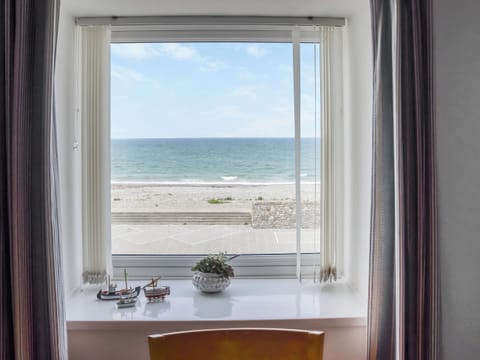 View | Sea View - Wendon Holidays, Caernarfon