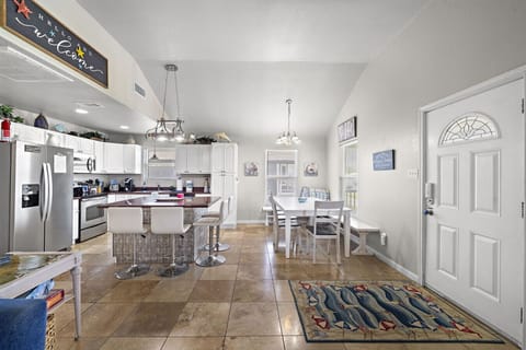 Create lasting memories around the dining table