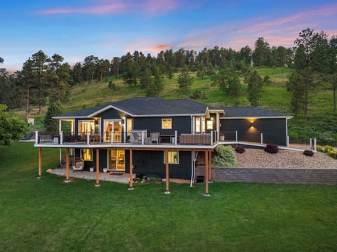 Wide driveway offering easy access and room to spread out