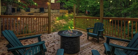 Create memories with the family with smores and stories around the fire. Watch movies with an outdoor projector and get cozy at your favorite spot in the Smokey Mountains!