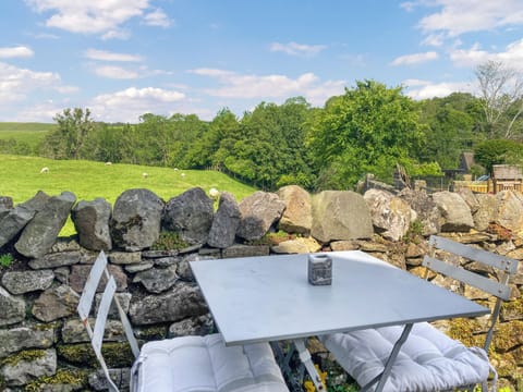 Outdoor | Ewes Leap, Skipton