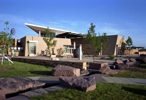 Albuquerque Museum (4.6 miles away)