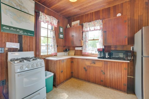 Kitchen | Drip Coffee Maker | Toaster