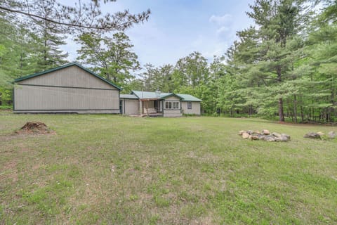 Backyard | Fire Pit | 6 Mi to Avery Lake