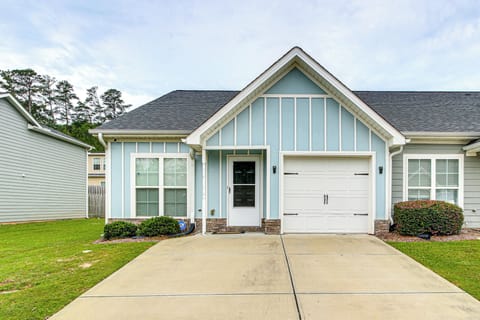 Grovetown Vacation Rental | 3BR | 3BA | 1 Step to Enter | 1,580 Sq Ft
