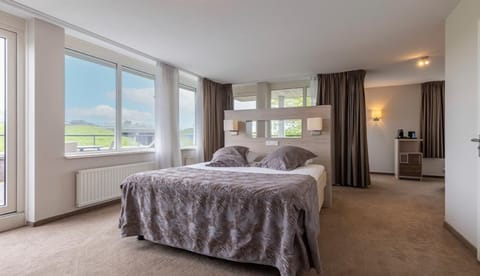 Unit with King size bed