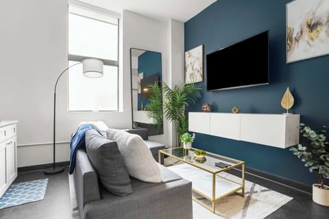 CozySuites Stylish 1BR in Downtown Pitts 13